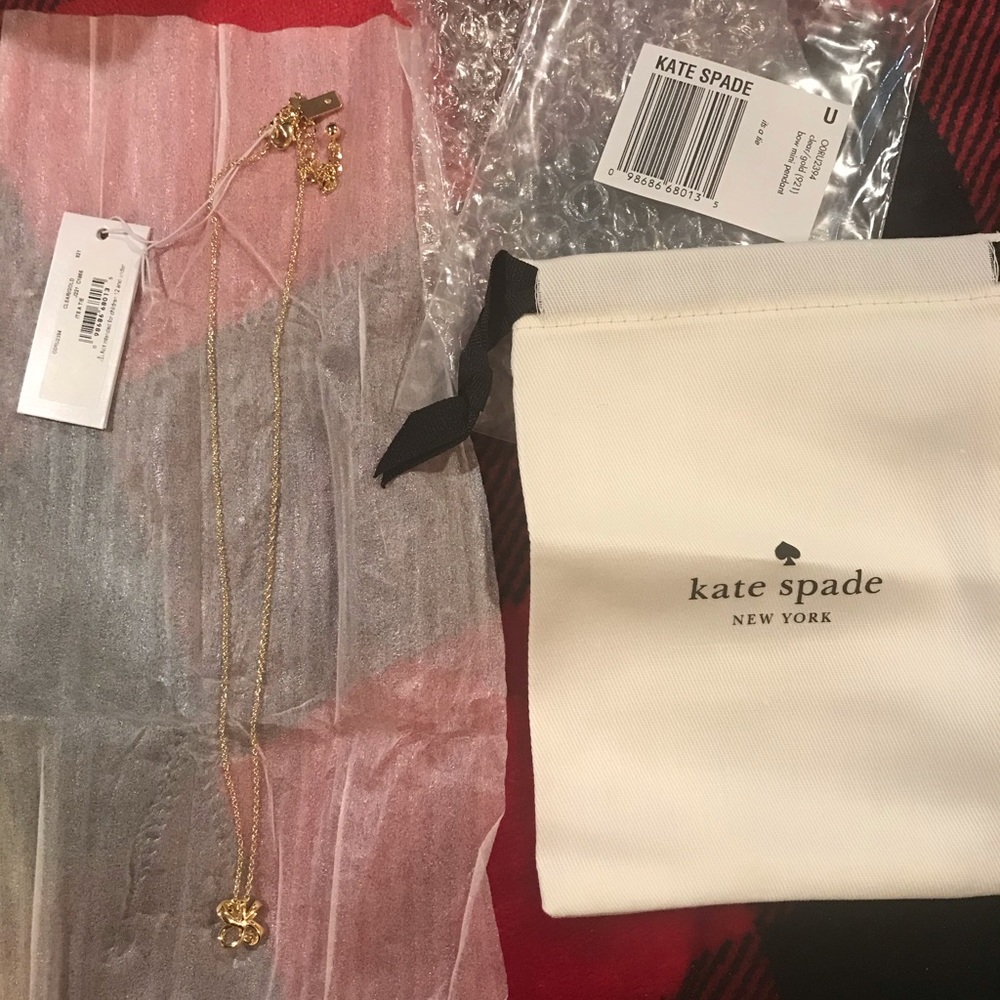 Kate Spade ♠️ It’s a tie bow pendant necklace